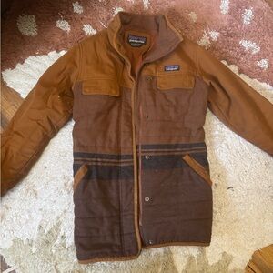 Patagonia Woman’s wool Rust color Jacket
